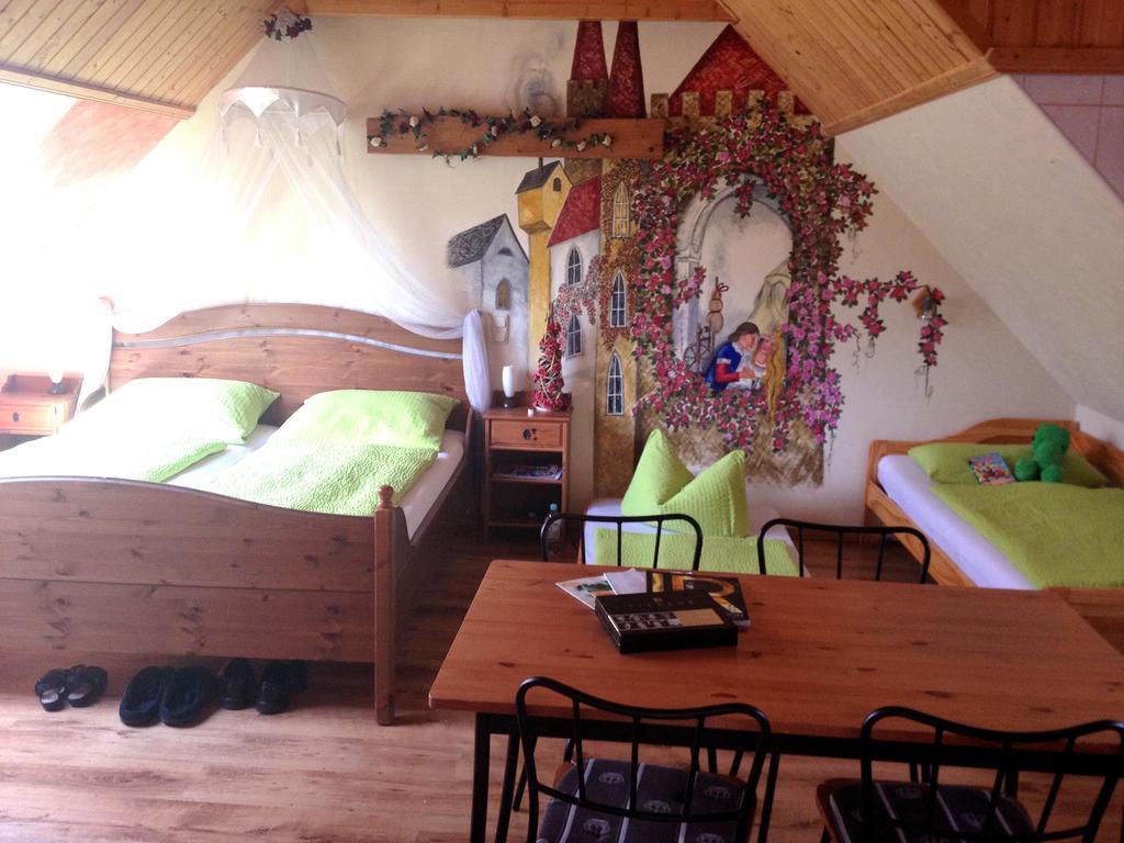 Gaestezimmer Am Maerchenbrunnen Dresde Chambre photo